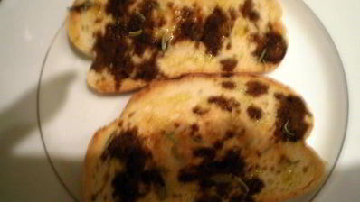 горячий бутерброд с инжиром и сыром дорблю