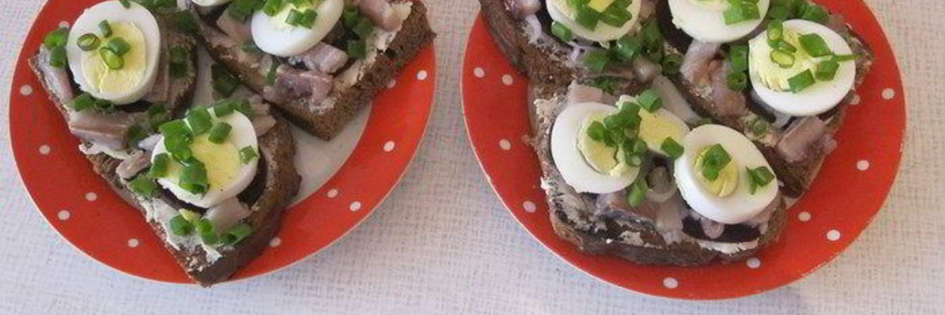 Мамочкин бутерброд с сельдью и свеклой