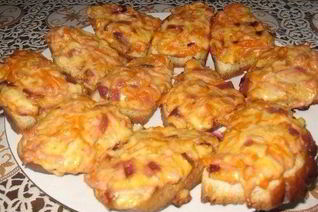 Простые горячие бутерброды в духовке