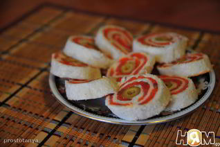 Рулеты — бутерброды с красной рыбой