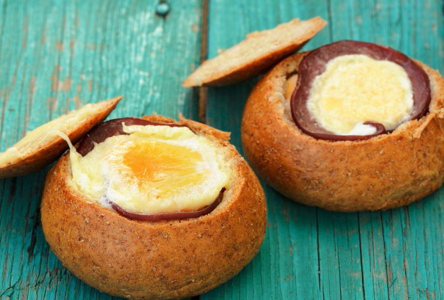 Запеченные бутерброды с яйцом и ветчиной