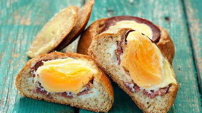 запеченные бутерброды с яйцом и ветчиной