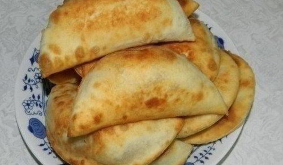 Рецепт быстрых сочных чебуреков с фаршем