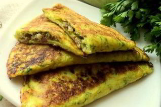 Чебуреки из кабачка с куриной начинкой