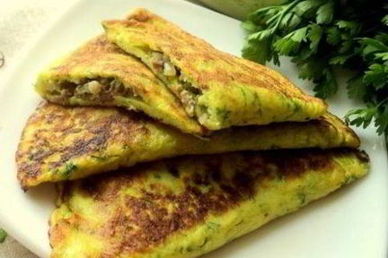Чебуреки из кабачка с куриной начинкой