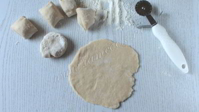 чебуреки с грибами и сыром