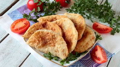 чебуреки с капустой