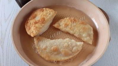 чебуреки с капустой