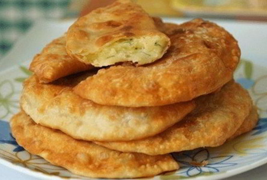 Чебуреки с картофелем и твердым сыром