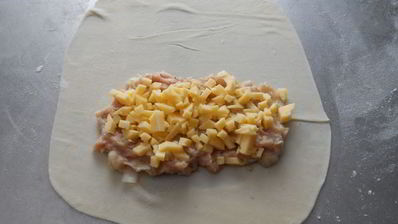 чебуреки с куриным фаршем и сыром