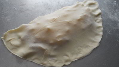 чебуреки с куриным фаршем и сыром