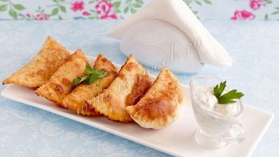 чебуреки с творогом и зеленью