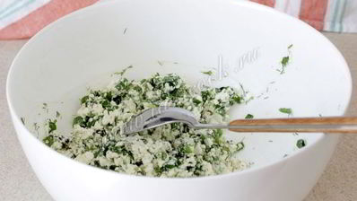 чебуреки с творогом и зеленью