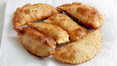 чебуреки с творогом и зеленью