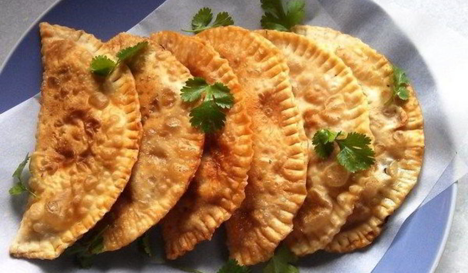 Рецепт домашних чебуреков с сочной мясной начинкой