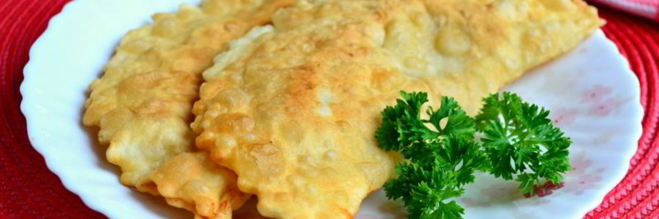 Хрустящие чебуреки со смешанным фаршем