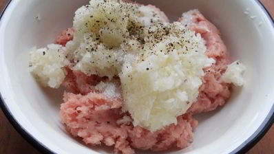 хрустящие чебуреки со смешанным фаршем