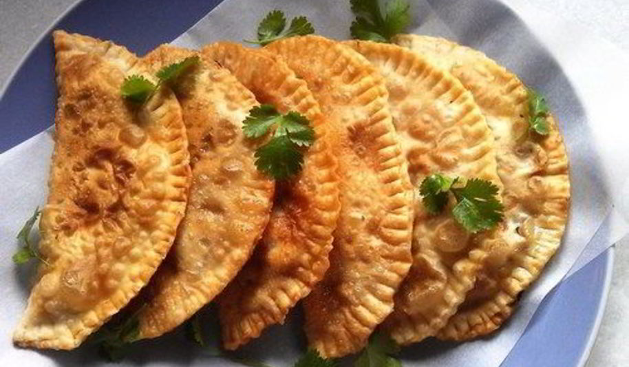 Рецепт крымских чебуреков с мясом и луком