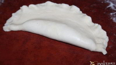 сочные хрустящие чебуреки со свининой