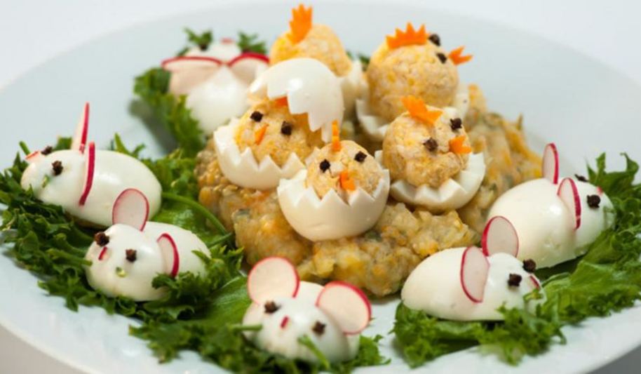 Рецепт фаршированных яиц ассорти и овощное пюре