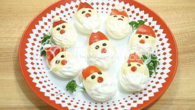 фаршированные яйца дед мороз