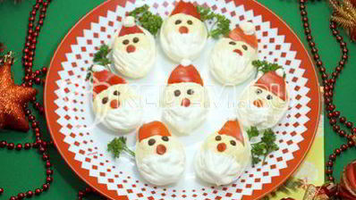 фаршированные яйца дед мороз