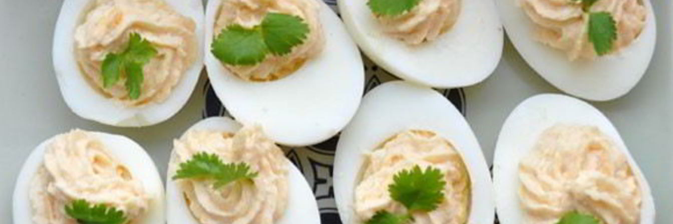 Фаршированные яйца с икрой трески, минтая