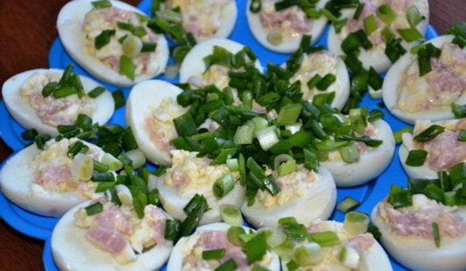 Рецепт фаршированных яиц с сыром пармезан