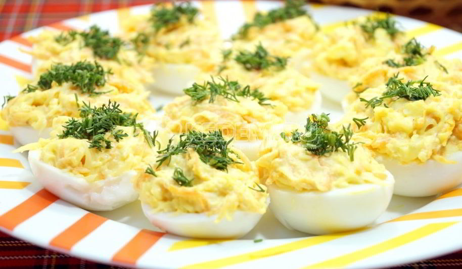 Рецепт фаршированных яиц с сыром