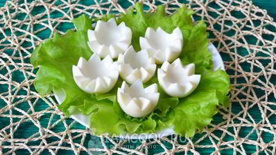 фаршированные яйца цыплята