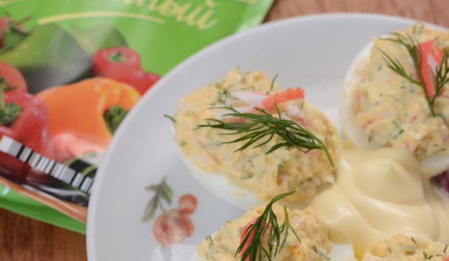 Рецепт яиц, фаршированных крабовыми палочками с майонезом