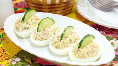 яйца фаршированные крабовыми палочками