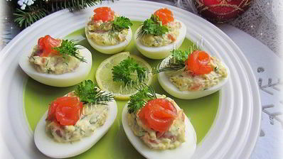 яйца, фаршированные красной рыбой