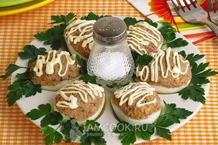 Яйца, фаршированные куриной печенью