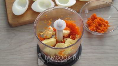 яйца, фаршированные морковью