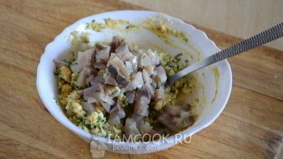 яйца, фаршированные сельдью с горчичной заправкой