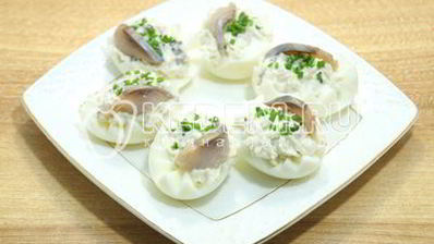 яйца фаршированные сельдью
