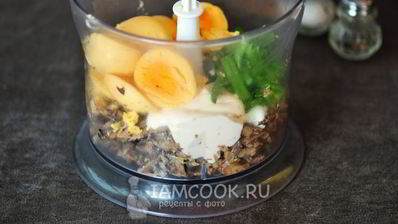 яйца, фаршированные шпротами