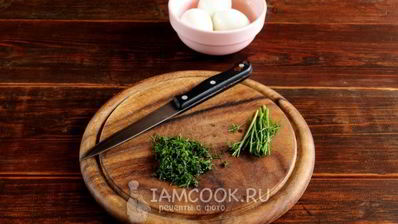 яйца, фаршированные сыром и чесноком