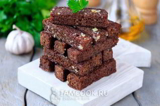 Гренки из бородинского хлеба с чесноком