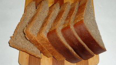 гренки из черного хлеба с печенью и яйцом