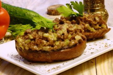 Гренки с фаршем по-татарски