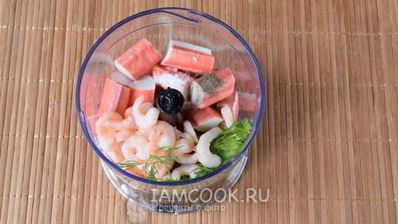 гренки с крабово-креветочной пастой