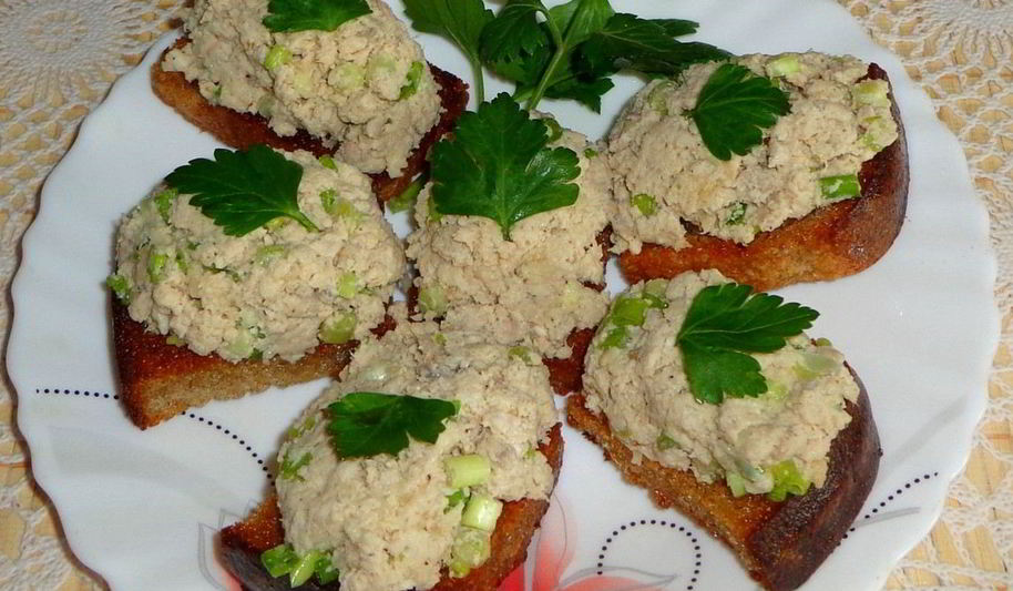 Рецепт гренков с курицей и чесноком