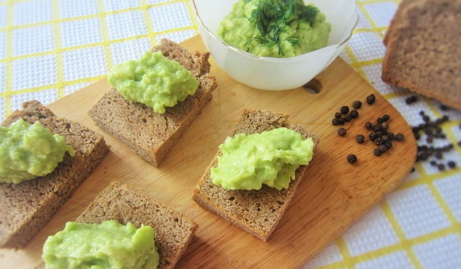 Рецепт гренков с паштетом из авокадо