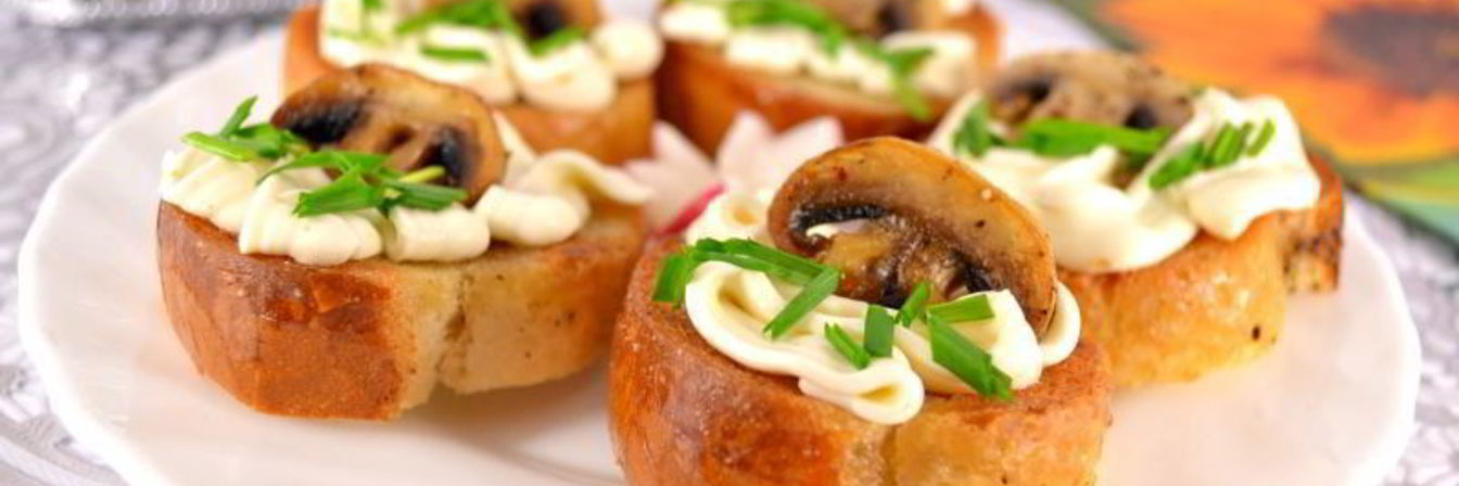 Гренки с плавленным сыром и шампиньонами