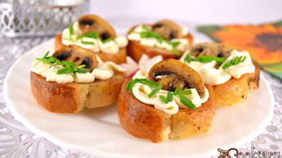 гренки с плавленным сыром и шампиньонами