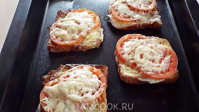 гренки с помидорами и сыром