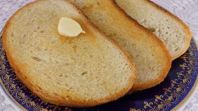 гренки с помидорами, оливками и фетой