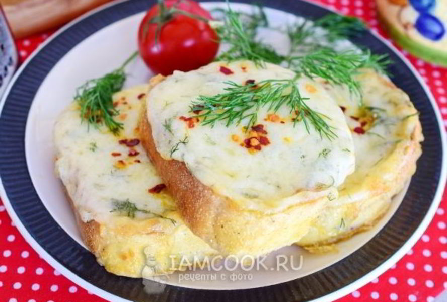 Гренки с сыром и чесноком в духовке